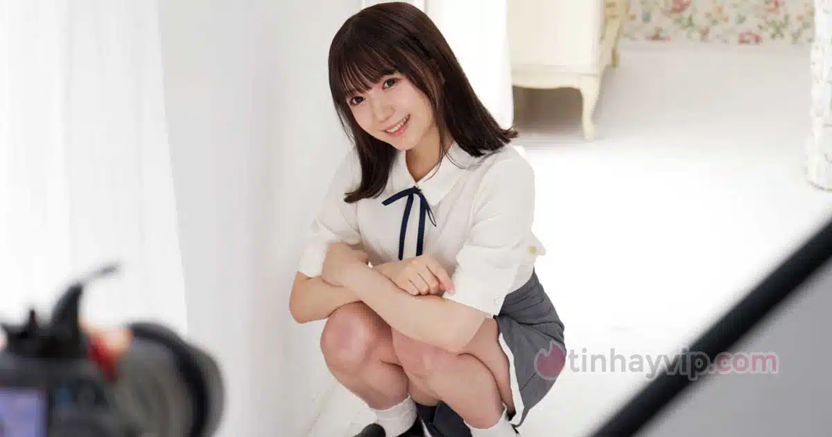 Yuna Hinata tân binh JAV nấm lùn 146 cm của Aipoke