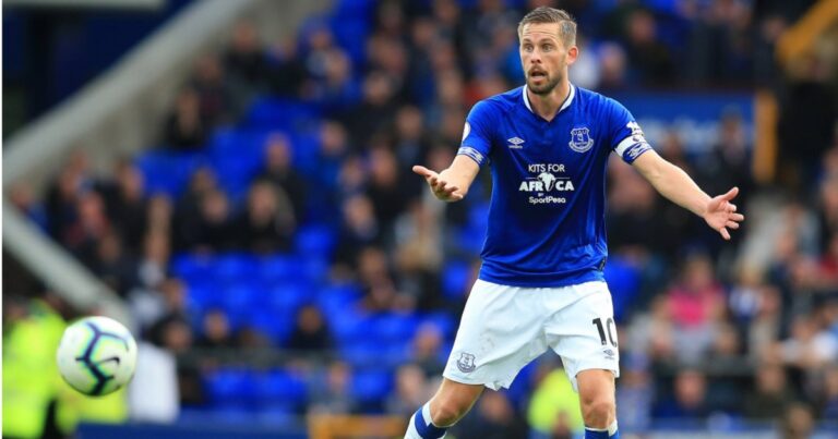 Sao Ngoại Hạng Anh Gylfi Sigurdsson thuộc CLB Everton đang bị tình nghi phạm tội ấu dâm